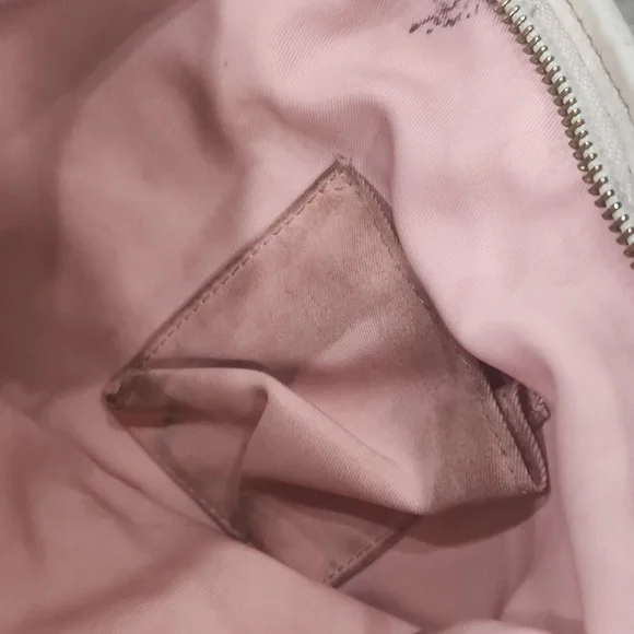 Gucci Pink Crossbody Bag with Gold Accents - Picture 13 of 15